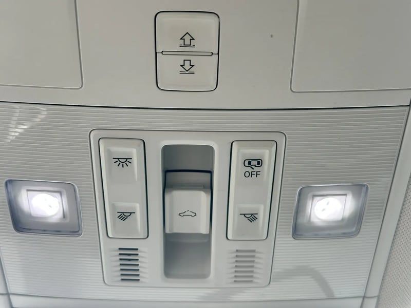 Photo de la voiture VOLKSWAGEN T-ROC 2.0 TDI 150 Start/Stop DSG7 4Motion Carat Exclusive