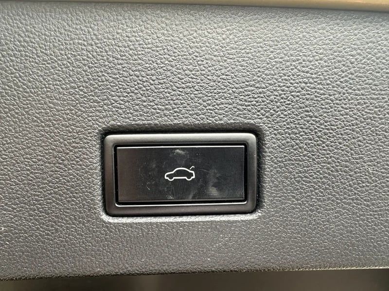 Photo de la voiture VOLKSWAGEN T-ROC 2.0 TDI 150 Start/Stop DSG7 4Motion Carat Exclusive