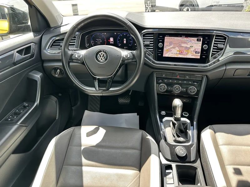 Photo de la voiture VOLKSWAGEN T-ROC 2.0 TDI 150 Start/Stop DSG7 4Motion Carat Exclusive