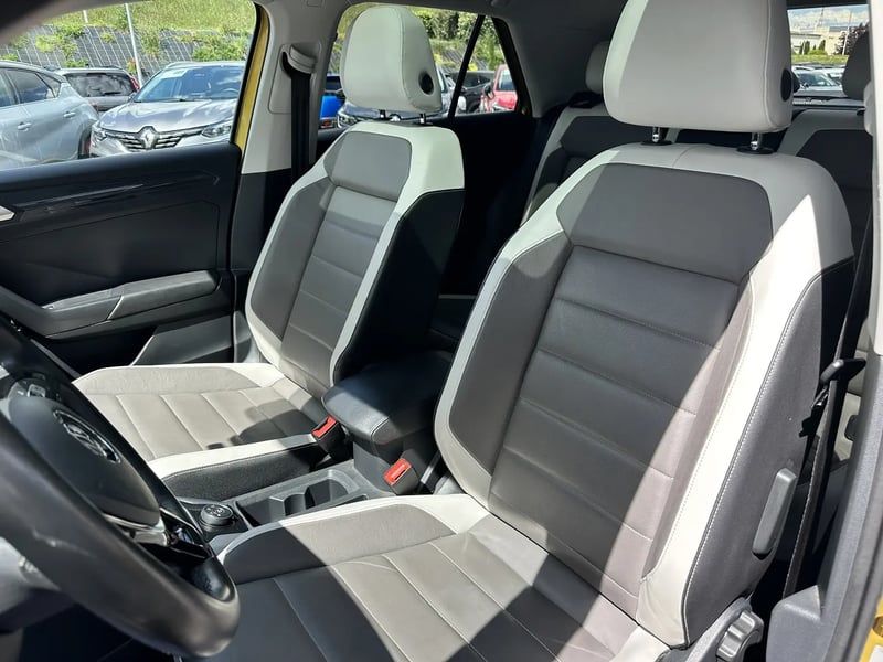 Photo de la voiture VOLKSWAGEN T-ROC 2.0 TDI 150 Start/Stop DSG7 4Motion Carat Exclusive