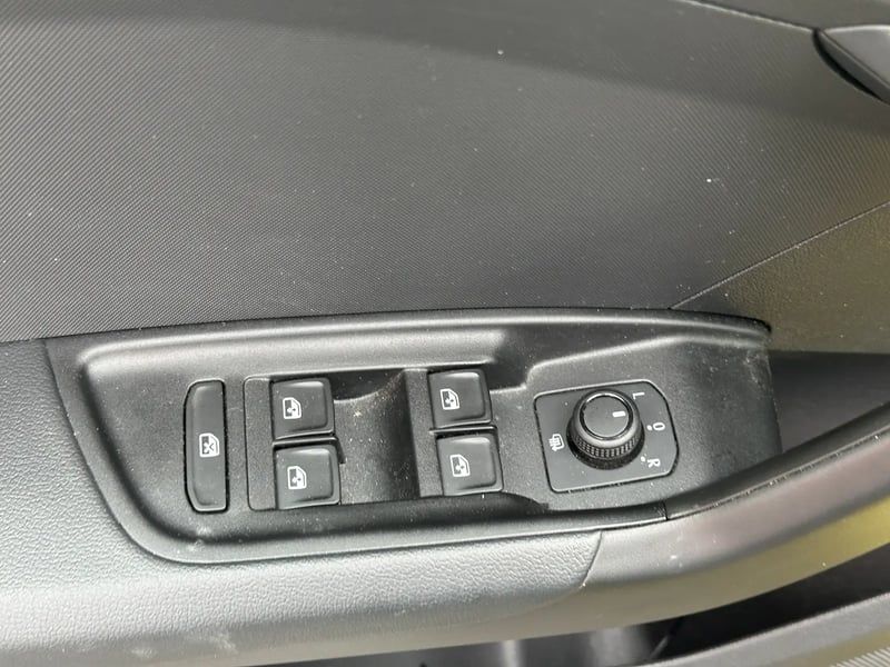 Photo de la voiture AUDI A1 SPORTBACK 25 TFSI 95 ch BVM5 S Line