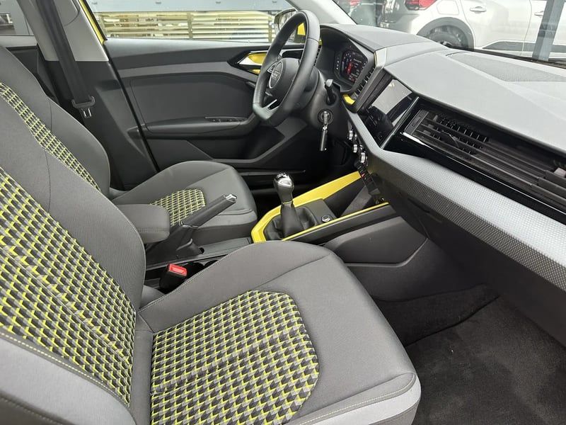 Photo de la voiture AUDI A1 SPORTBACK 25 TFSI 95 ch BVM5 S Line