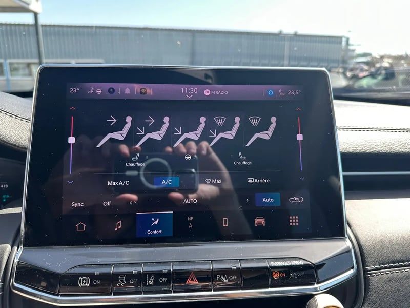 Photo de la voiture JEEP COMPASS 1.3 PHEV T4 240 ch 4xe eAWD S