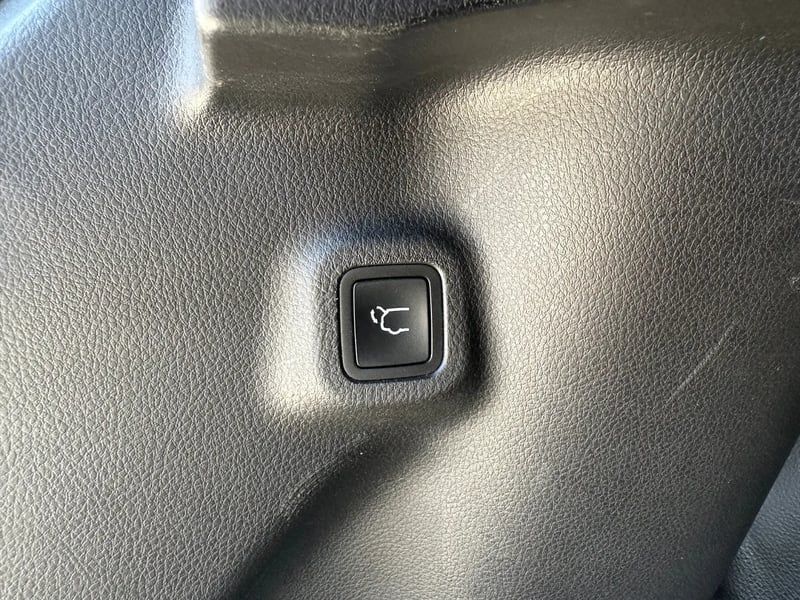 Photo de la voiture JEEP COMPASS 1.3 PHEV T4 240 ch 4xe eAWD S