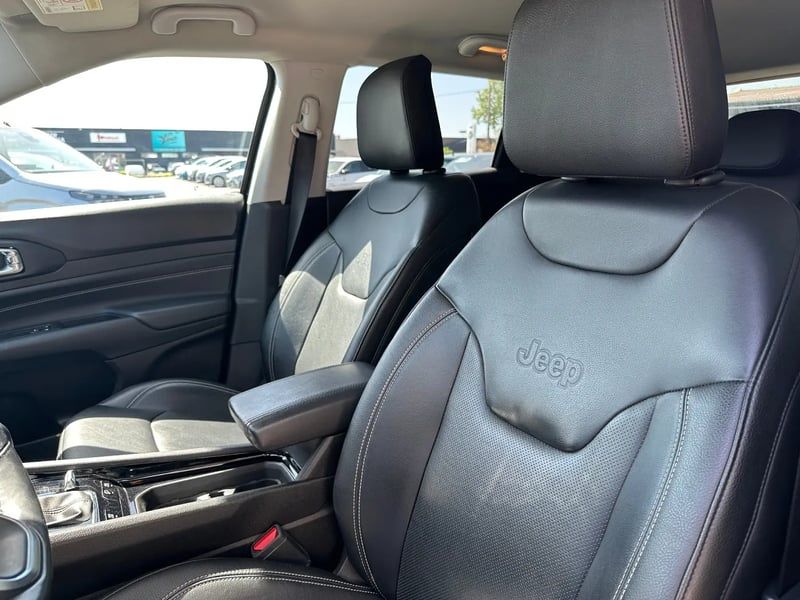 Photo de la voiture JEEP COMPASS 1.3 PHEV T4 240 ch 4xe eAWD S