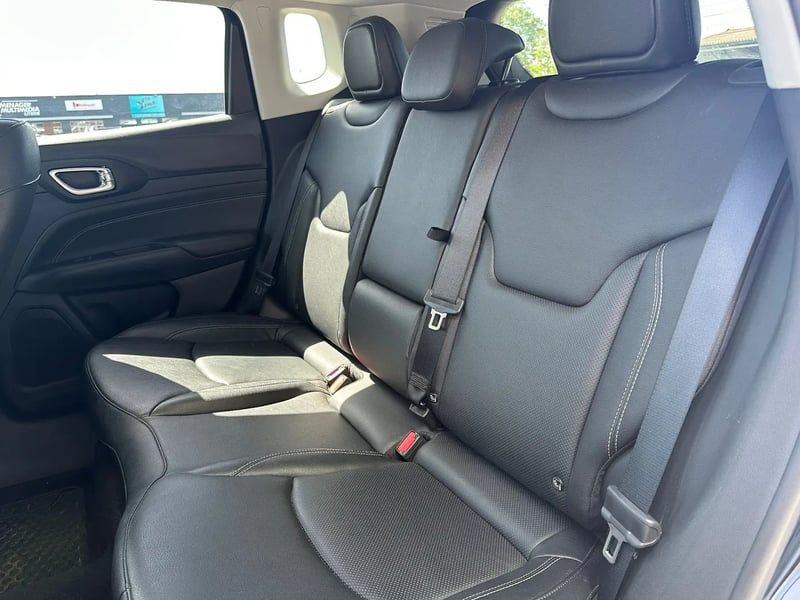 Photo de la voiture JEEP COMPASS 1.3 PHEV T4 240 ch 4xe eAWD S