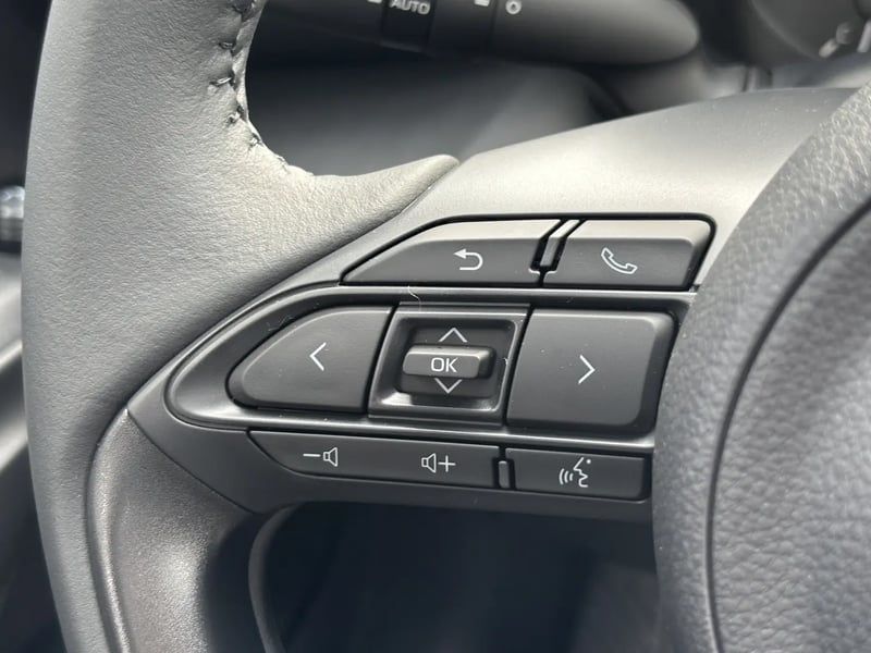 Photo de la voiture TOYOTA YARIS HYBRIDE 116h Dynamic