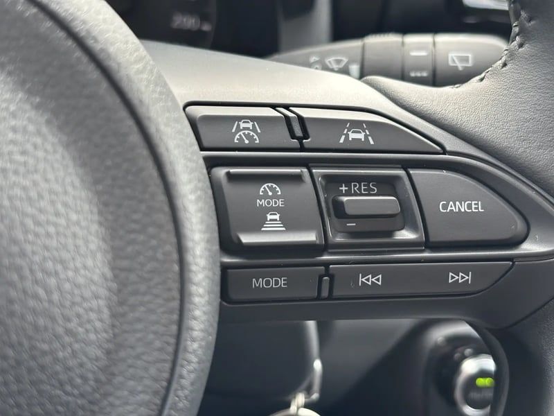 Photo de la voiture TOYOTA YARIS HYBRIDE 116h Dynamic