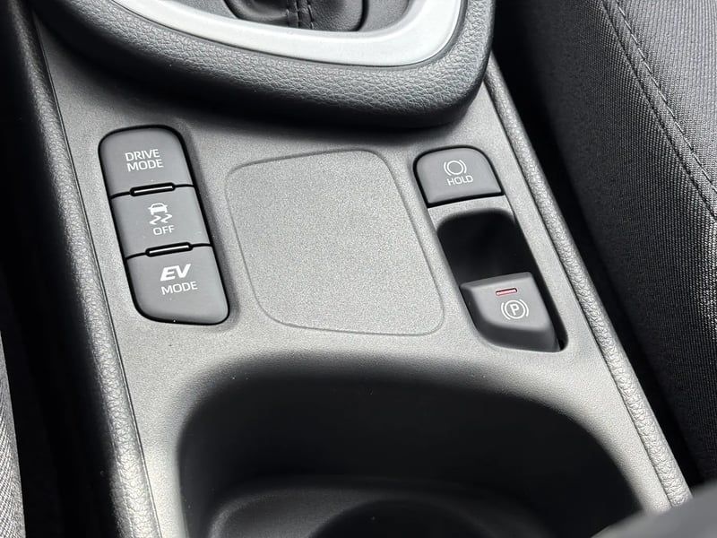 Photo de la voiture TOYOTA YARIS HYBRIDE 116h Dynamic