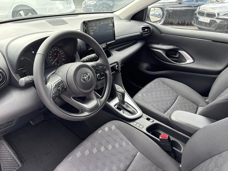 Photo de la voiture TOYOTA YARIS HYBRIDE 116h Dynamic