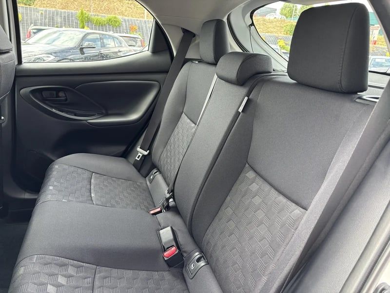 Photo de la voiture TOYOTA YARIS HYBRIDE 116h Dynamic