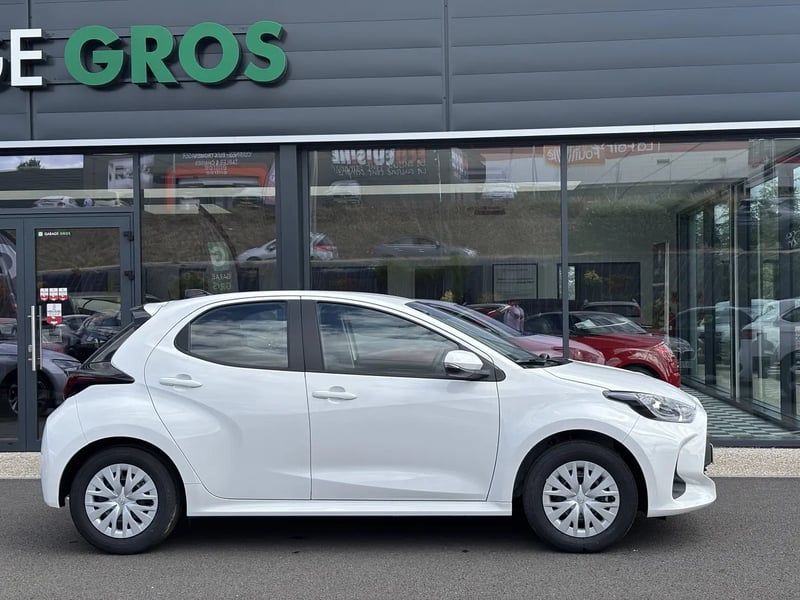 Photo de la voiture TOYOTA YARIS HYBRIDE 116h Dynamic