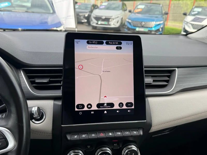 Photo de la voiture RENAULT CAPTUR Blue dCi 115 EDC Initiale Paris