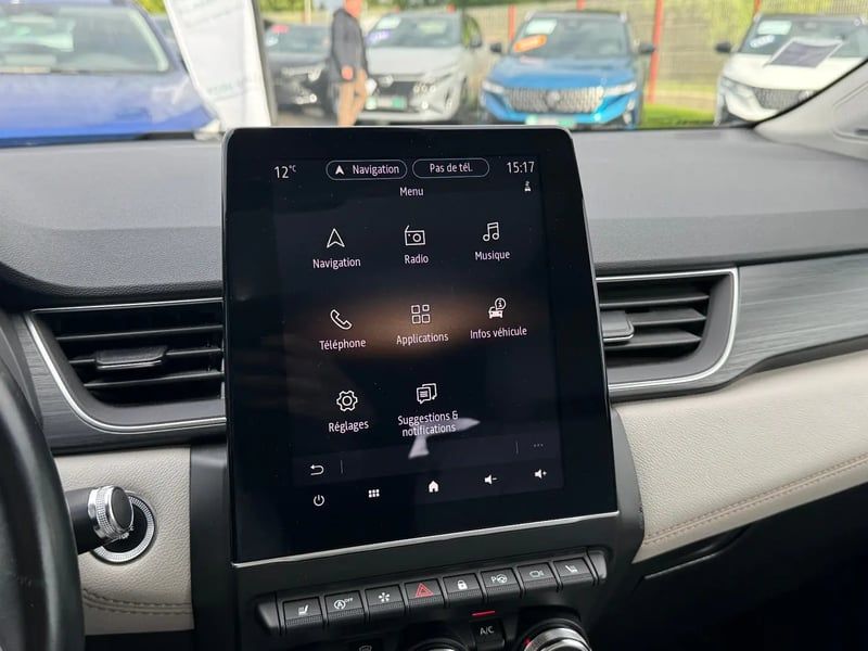 Photo de la voiture RENAULT CAPTUR Blue dCi 115 EDC Initiale Paris