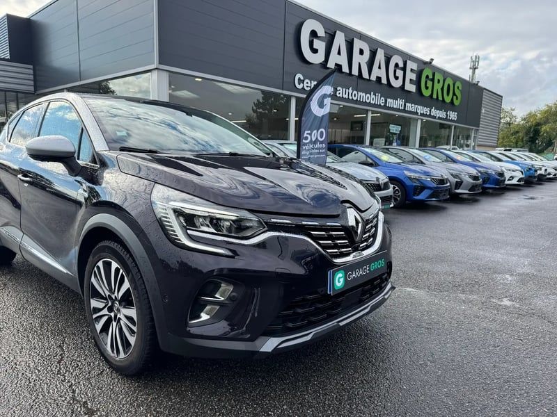 Photo de la voiture RENAULT CAPTUR Blue dCi 115 EDC Initiale Paris