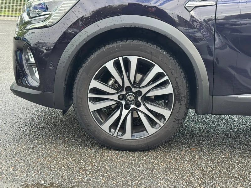 Photo de la voiture RENAULT CAPTUR Blue dCi 115 EDC Initiale Paris