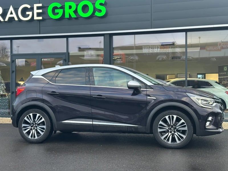 Photo de la voiture RENAULT CAPTUR Blue dCi 115 EDC Initiale Paris