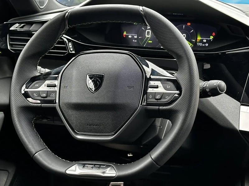 Photo de la voiture PEUGEOT 308 BlueHDi 130ch S&S EAT8 GT