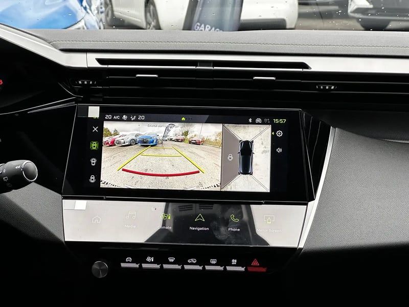 Photo de la voiture PEUGEOT 308 BlueHDi 130ch S&S EAT8 GT