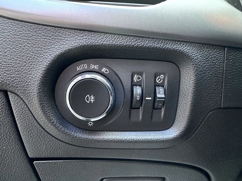 Photo de la voiture OPEL ASTRA SPORTS TOURER 1.2 Turbo 145 ch BVM6 Edition GPS