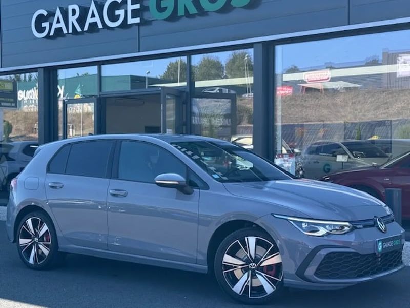 Photo de la voiture VOLKSWAGEN GOLF 1.4 Hybrid Rechargeable OPF 245 DSG6 GTE