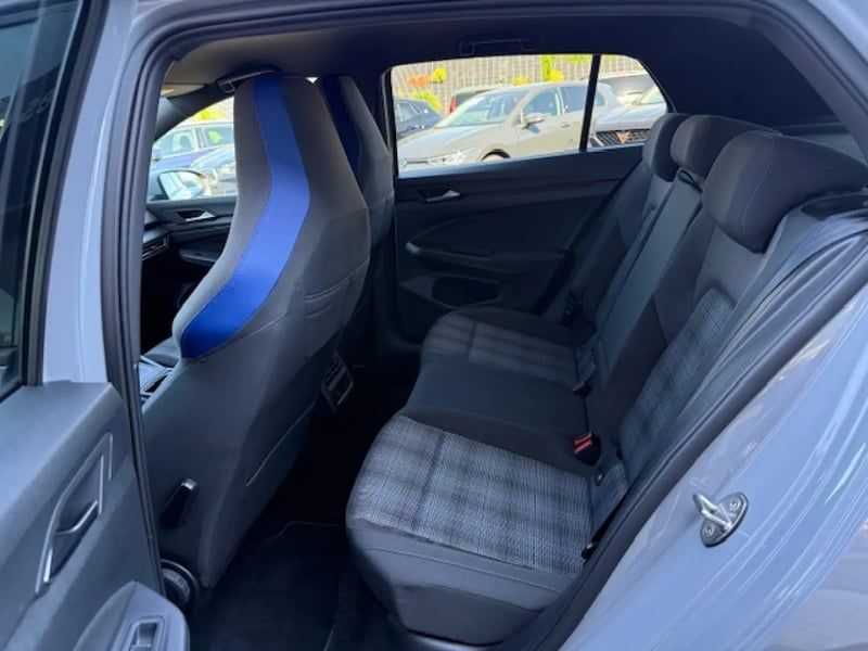 Photo de la voiture VOLKSWAGEN GOLF 1.4 Hybrid Rechargeable OPF 245 DSG6 GTE