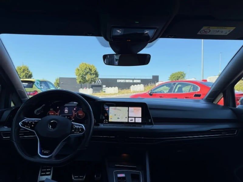 Photo de la voiture VOLKSWAGEN GOLF 1.4 Hybrid Rechargeable OPF 245 DSG6 GTE