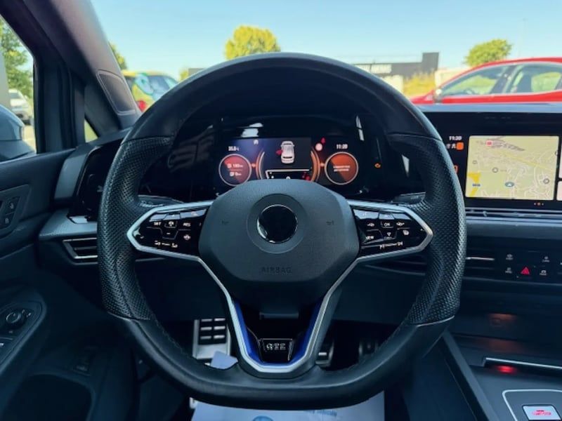 Photo de la voiture VOLKSWAGEN GOLF 1.4 Hybrid Rechargeable OPF 245 DSG6 GTE