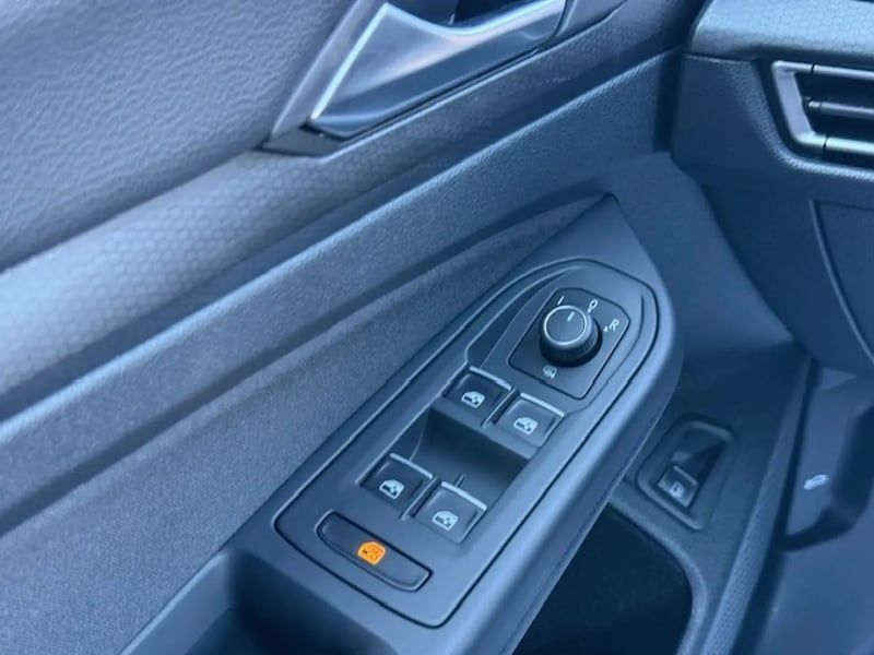 Photo de la voiture VOLKSWAGEN GOLF 1.4 Hybrid Rechargeable OPF 245 DSG6 GTE