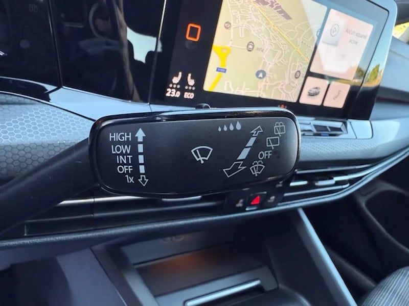 Photo de la voiture VOLKSWAGEN GOLF 1.4 Hybrid Rechargeable OPF 245 DSG6 GTE