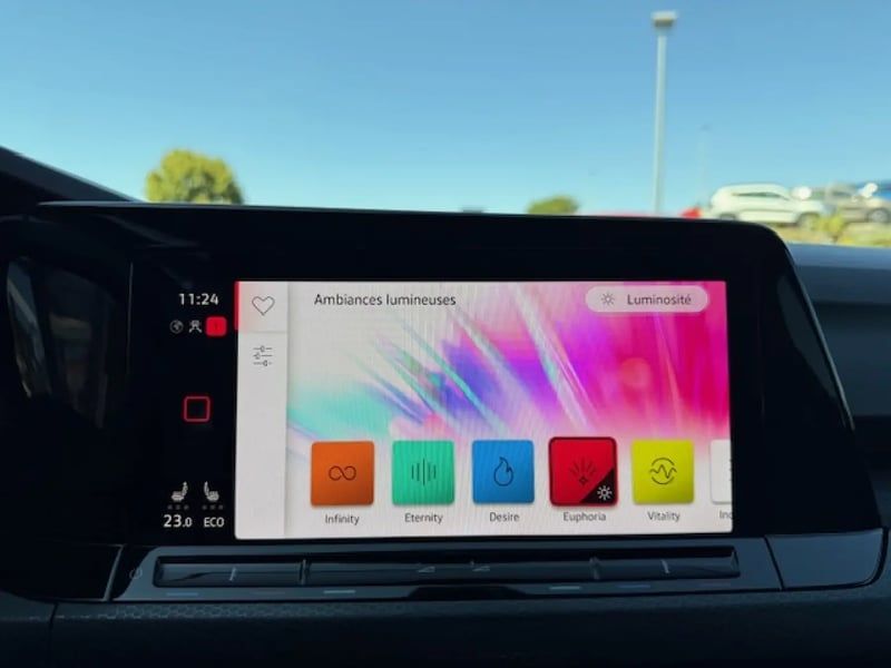 Photo de la voiture VOLKSWAGEN GOLF 1.4 Hybrid Rechargeable OPF 245 DSG6 GTE