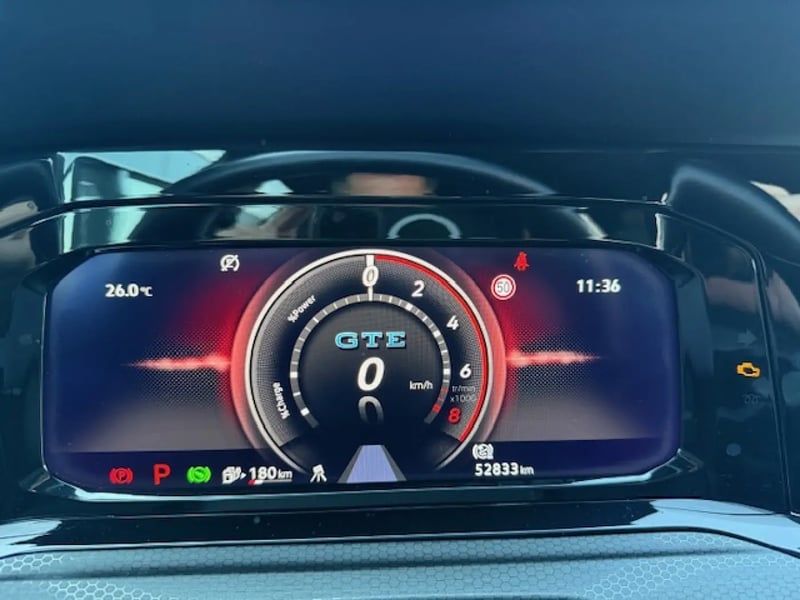 Photo de la voiture VOLKSWAGEN GOLF 1.4 Hybrid Rechargeable OPF 245 DSG6 GTE