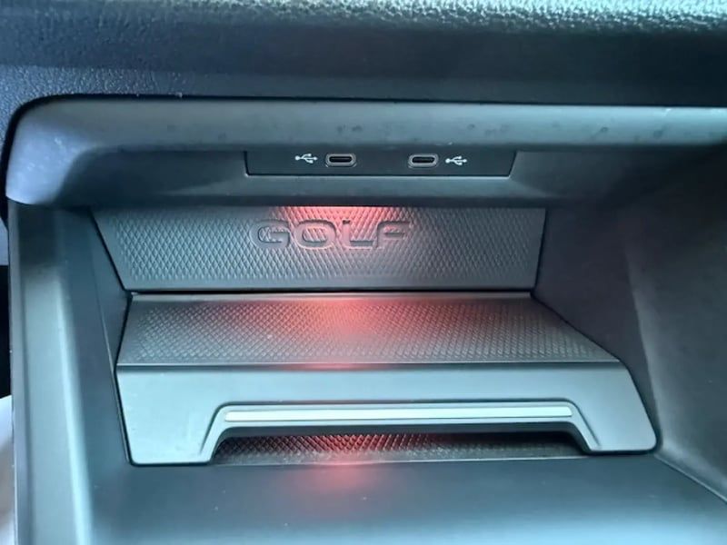 Photo de la voiture VOLKSWAGEN GOLF 1.4 Hybrid Rechargeable OPF 245 DSG6 GTE