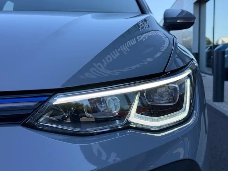 Photo de la voiture VOLKSWAGEN GOLF 1.4 Hybrid Rechargeable OPF 245 DSG6 GTE