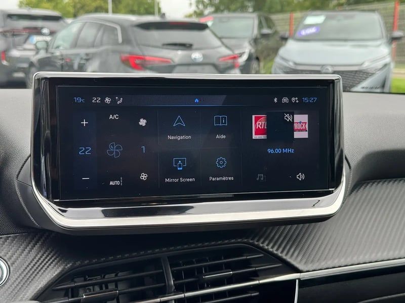 Photo de la voiture PEUGEOT 208 PureTech 100 S&S BVM6 Allure