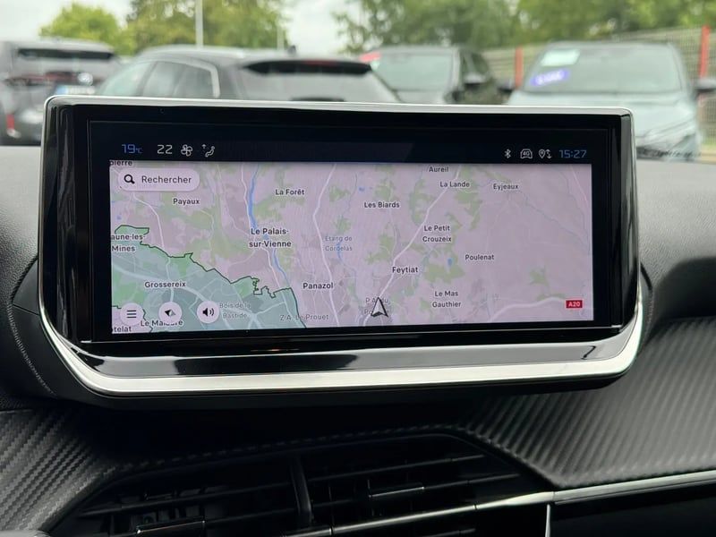 Photo de la voiture PEUGEOT 208 PureTech 100 S&S BVM6 Allure