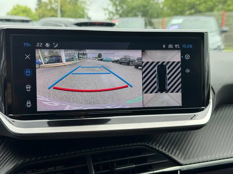 Photo de la voiture PEUGEOT 208 PureTech 100 S&S BVM6 Allure