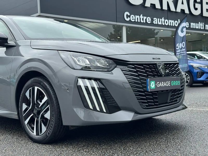 Photo de la voiture PEUGEOT 208 PureTech 100 S&S BVM6 Allure