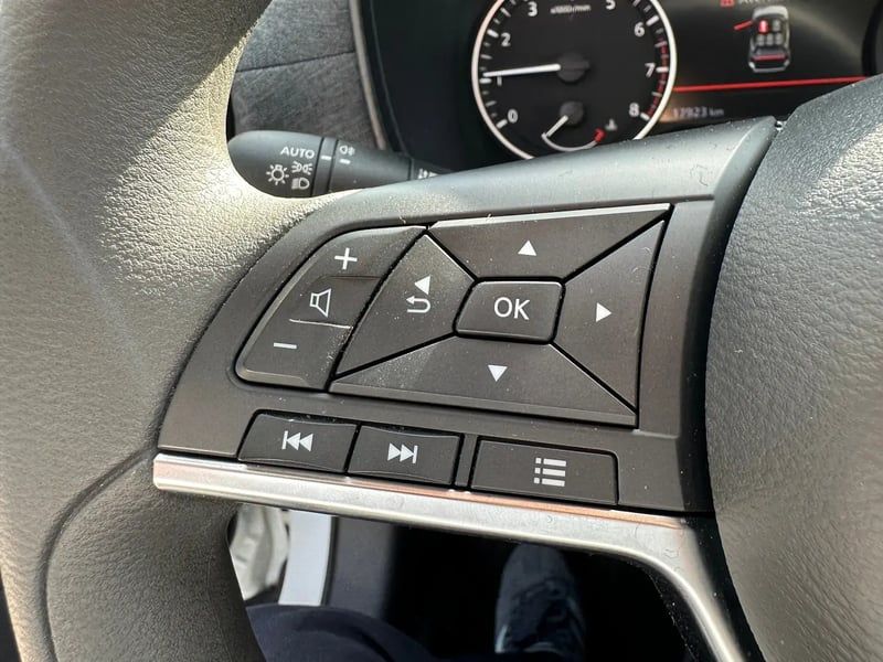 Photo de la voiture NISSAN JUKE 2023 DIG-T 114 Acenta