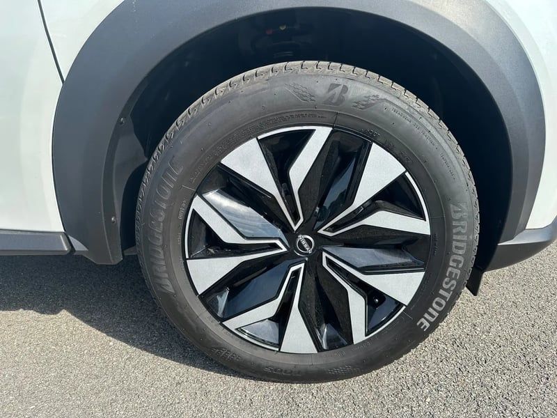 Photo de la voiture NISSAN JUKE 2023 DIG-T 114 Acenta