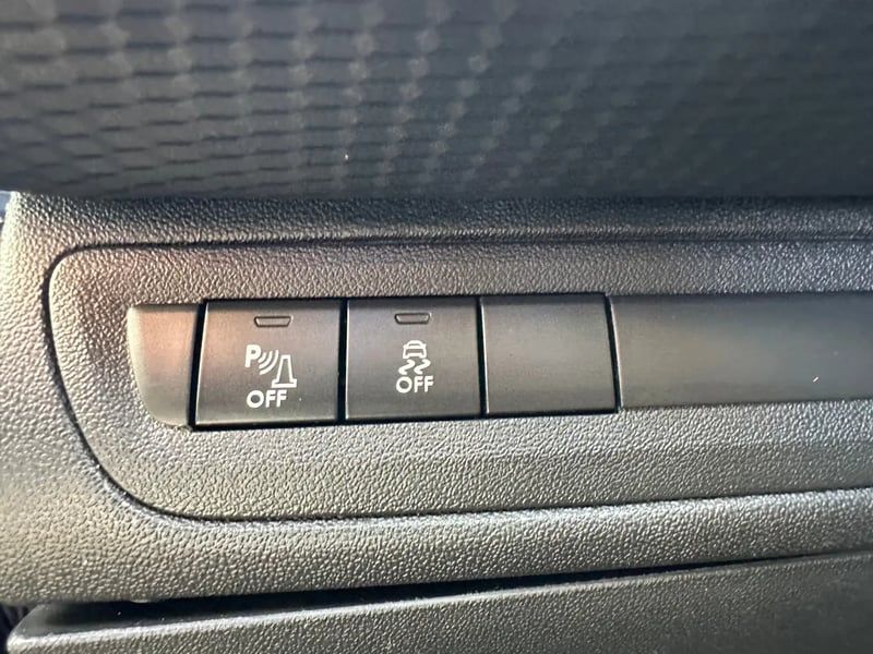 Photo de la voiture PEUGEOT 208 1.2 PureTech 82ch BVM5 Style