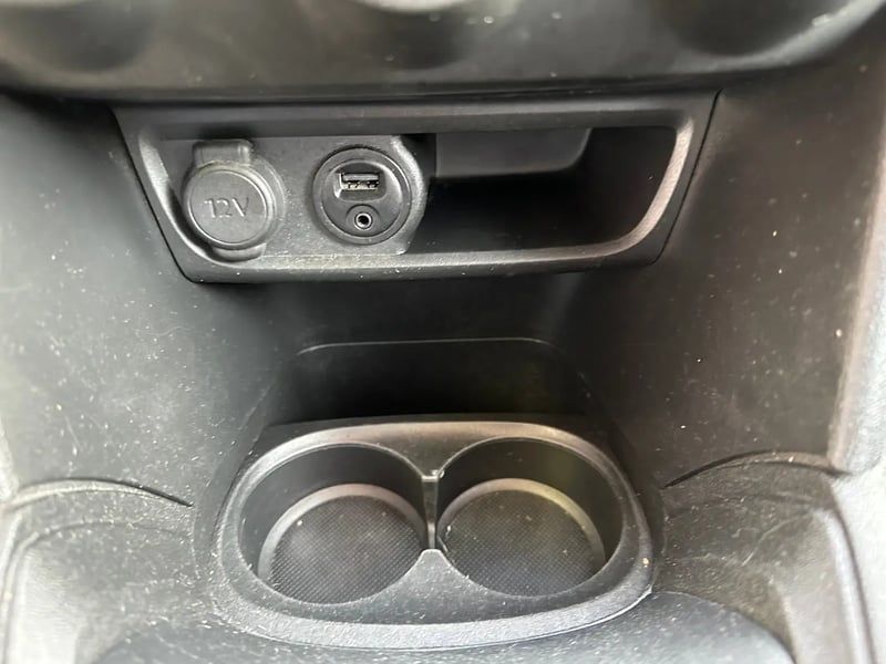 Photo de la voiture PEUGEOT 208 1.2 PureTech 82ch BVM5 Style