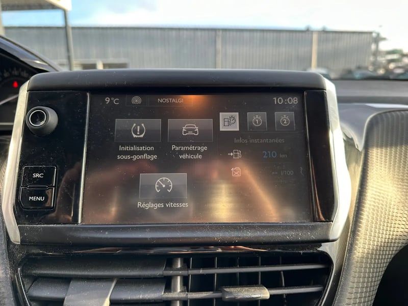 Photo de la voiture PEUGEOT 208 1.2 PureTech 82ch BVM5 Style