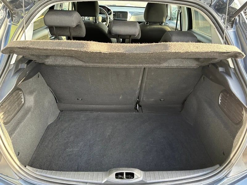 Photo de la voiture PEUGEOT 208 1.2 PureTech 82ch BVM5 Style
