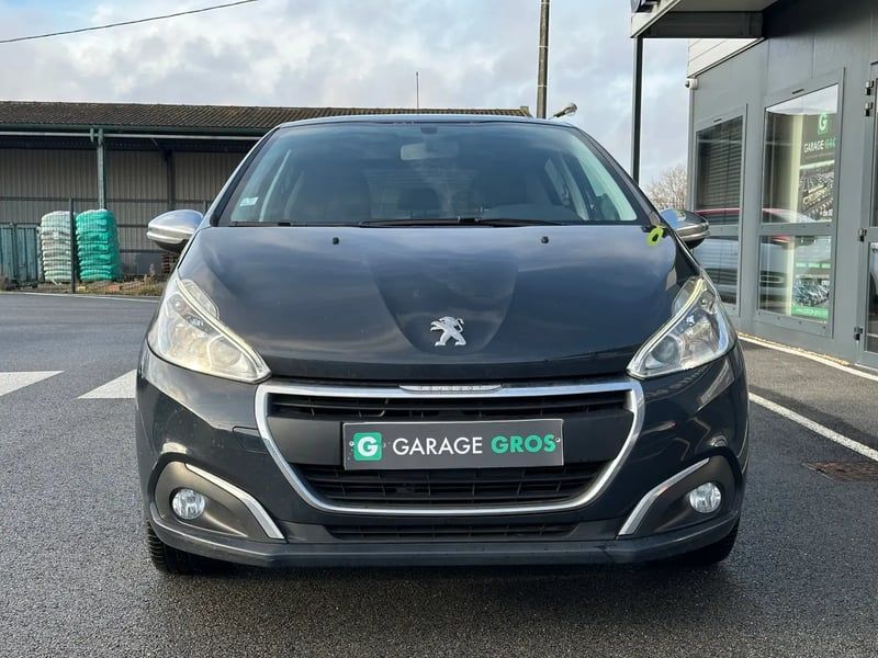 Photo de la voiture PEUGEOT 208 1.2 PureTech 82ch BVM5 Style