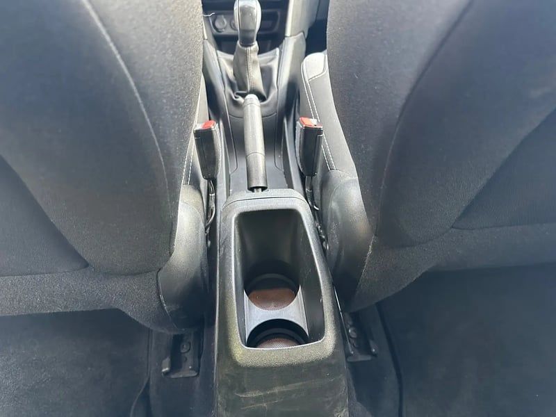 Photo de la voiture PEUGEOT 208 1.2 PureTech 82ch BVM5 Style