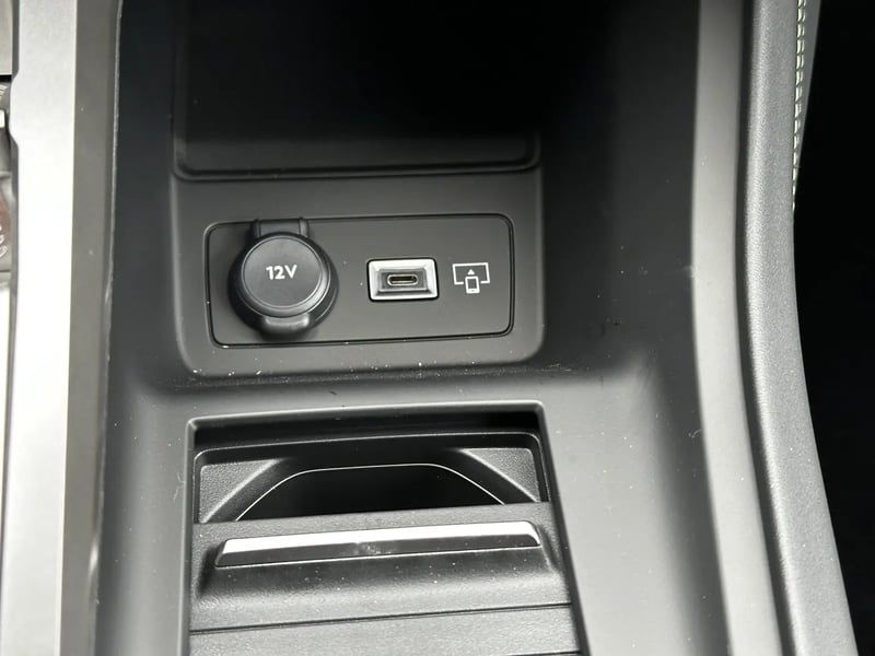 Photo de la voiture PEUGEOT 308 BlueHDi 130ch S&S EAT8 GT