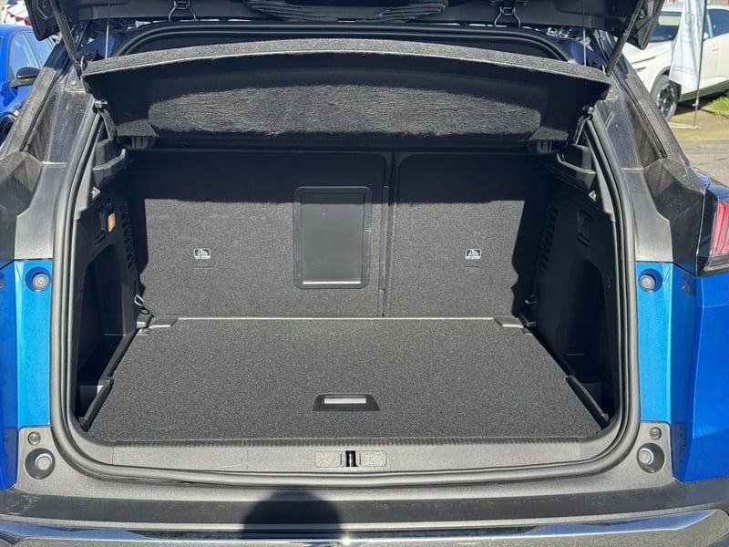 Photo de la voiture PEUGEOT 3008 Puretech 130ch S&S EAT8 GT