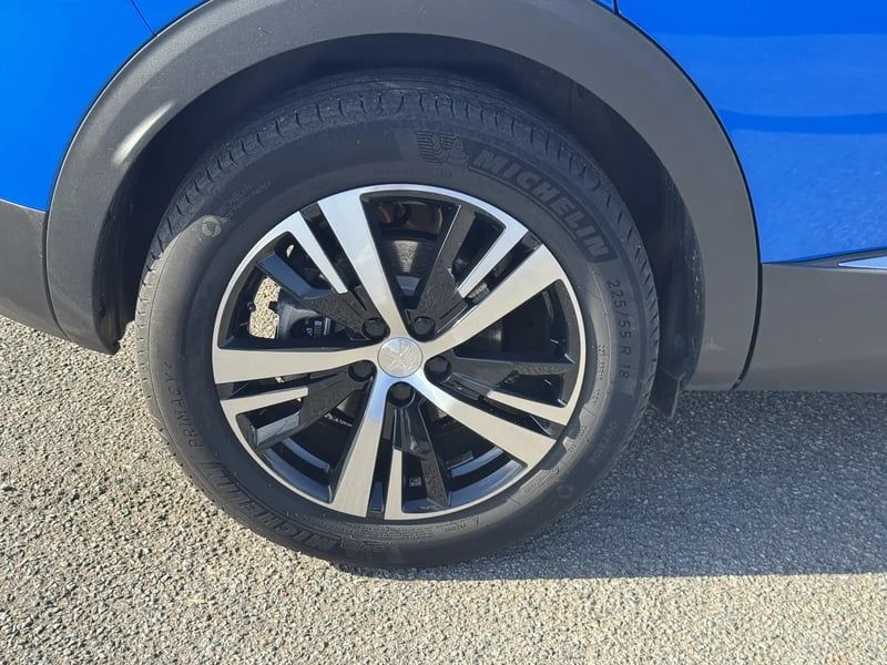 Photo de la voiture PEUGEOT 3008 Puretech 130ch S&S EAT8 GT