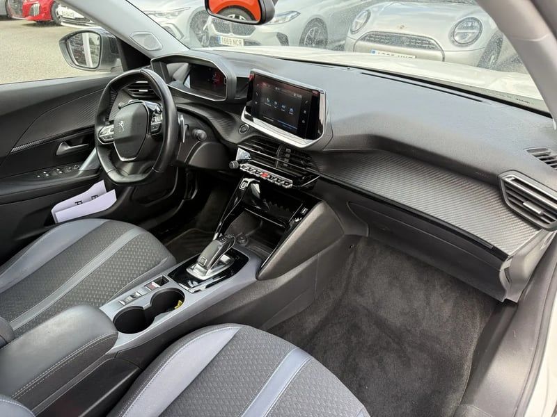 Photo de la voiture PEUGEOT 2008 BlueHDi 130 S&S EAT8 Allure